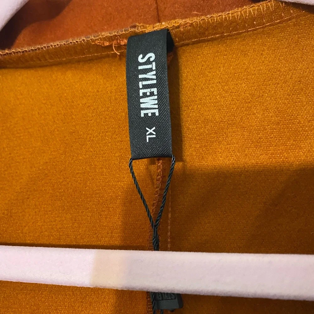 NWT Cabincore Stylewe wool cloak in orange.Oversized BOHO.Size XL